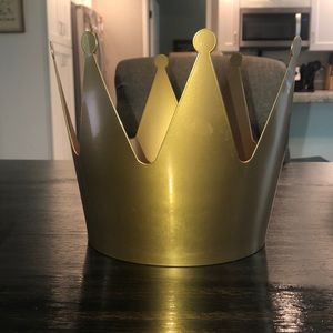 Gold crown decor